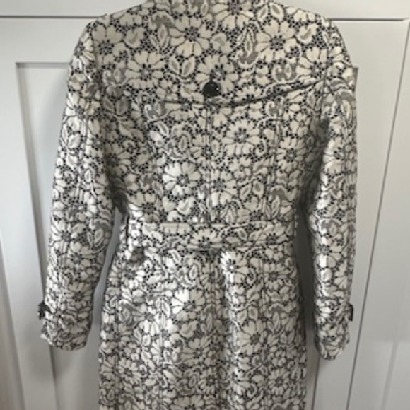 Burberry London Lace Pat. SILK/Plystr Trench Coat - MSRP. $1350.00 - SIZE 4 - Picture 2 of 16